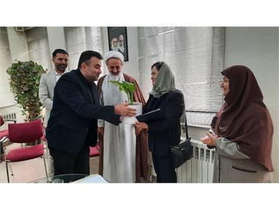 تجلیل از مدیر کانون بازنشستگان علوم پزشکی استان گلستان